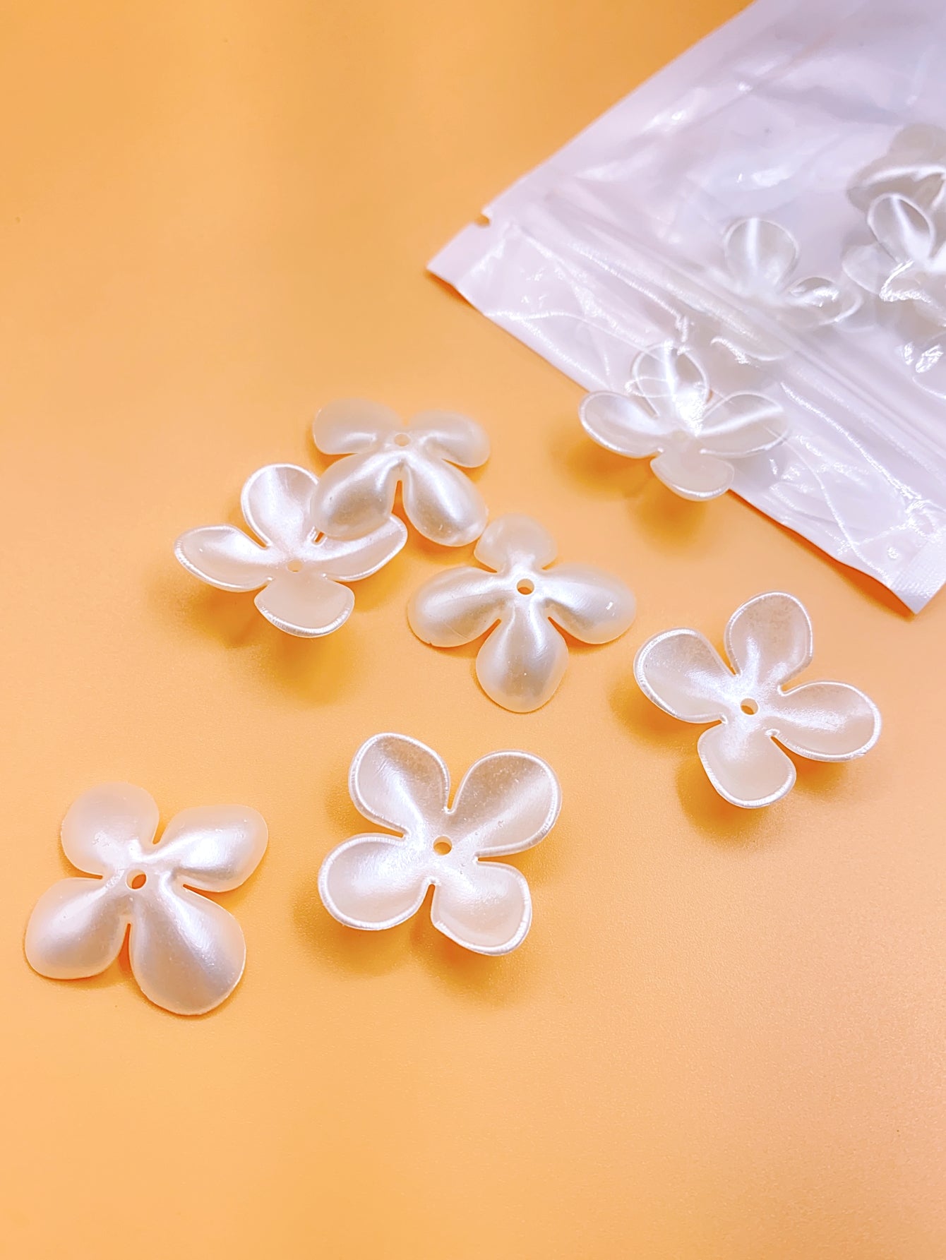 New abs straight hole imitation Pearl four petal flower handmade beaded diy flower bouquet petal accessory pearl