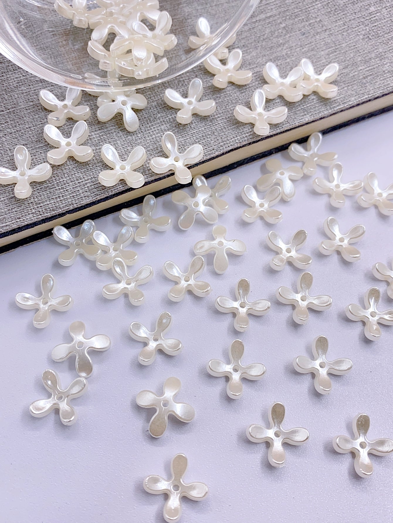 ABS imitation pearl straight hole four petal flower handmade beaded diy accessories clothing accessories pearl petals