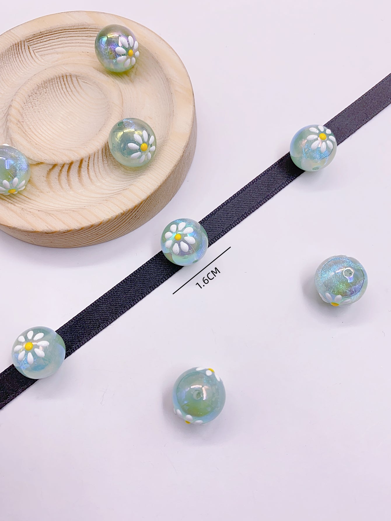 New cute hand-painted cartoon beads Acrylic beading diy loose bead bracelet mobile phone chain accessories drop beads accessories material